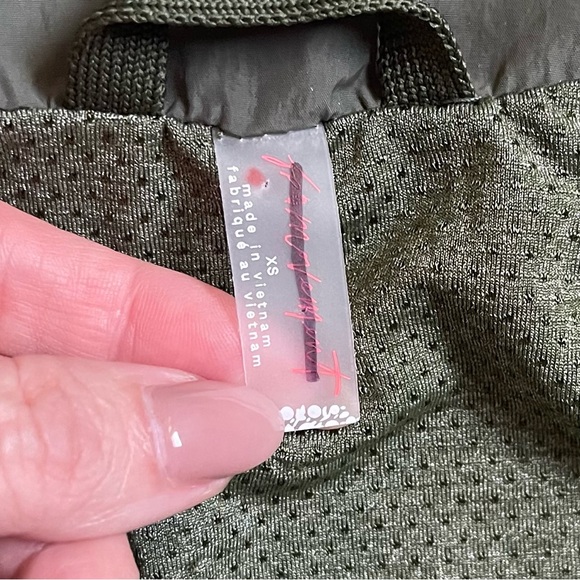 Free People Movement Packable Running Vest Army Size XS Cropped Athleisure - Picture 13 of 13